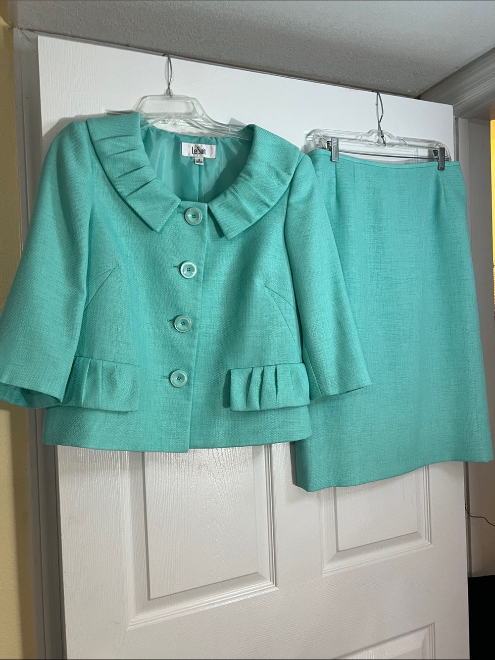 Le Suit Mint Turquoise Two-Piece Pleated Collar Jacket & Skirt Set